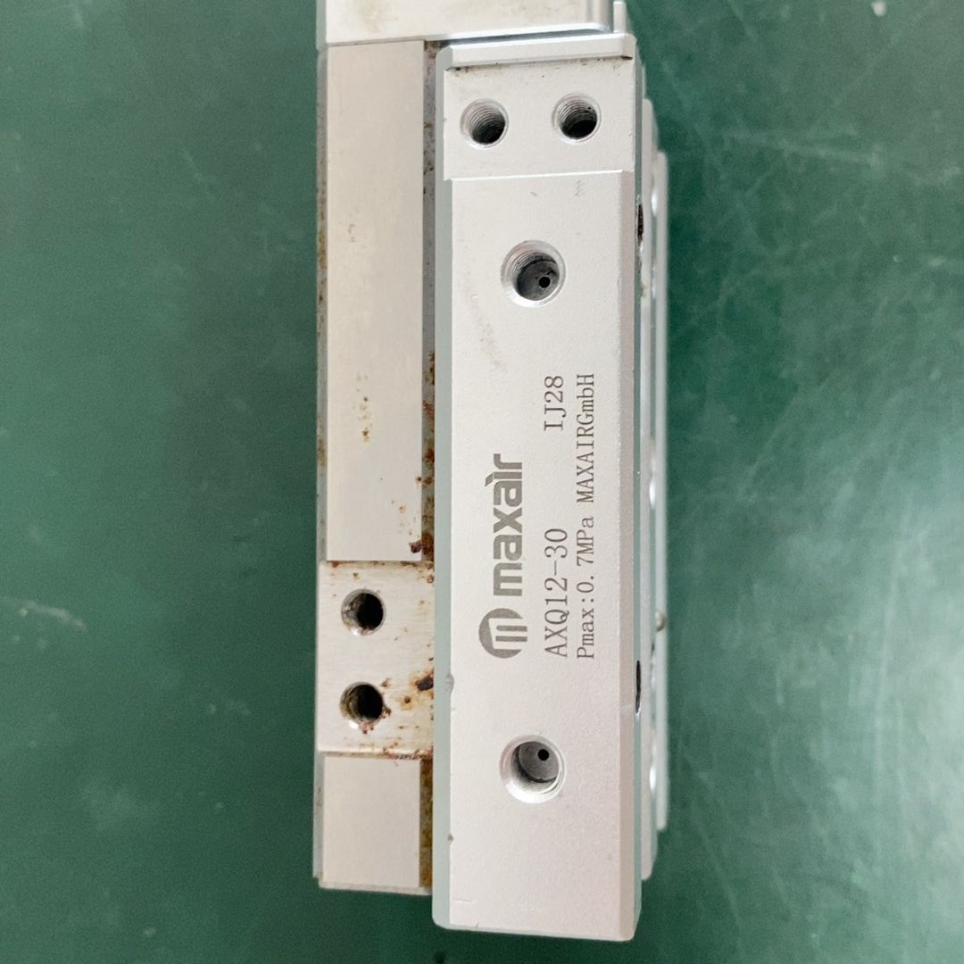 MAXAIR滑台气缸AXQ12-30 实物拍摄 只有一个