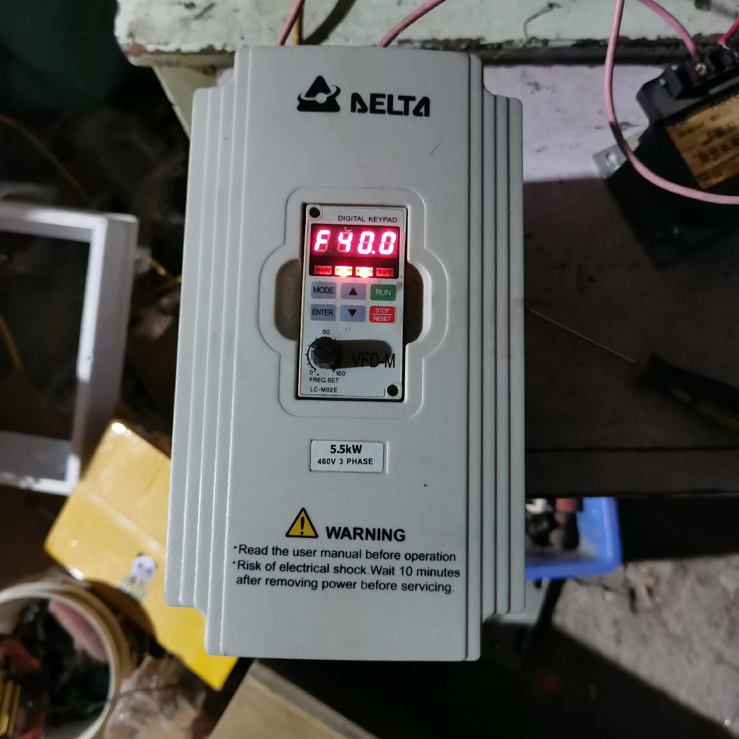 台达VFD055M43A变频器 5.5kw99新仅试机年份好
