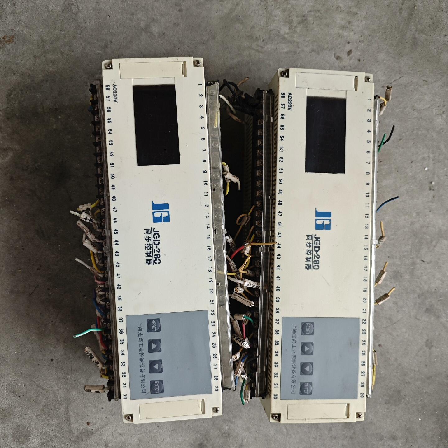 建高同步控制器 JGD280 功能包好成色如图 功能正常 感