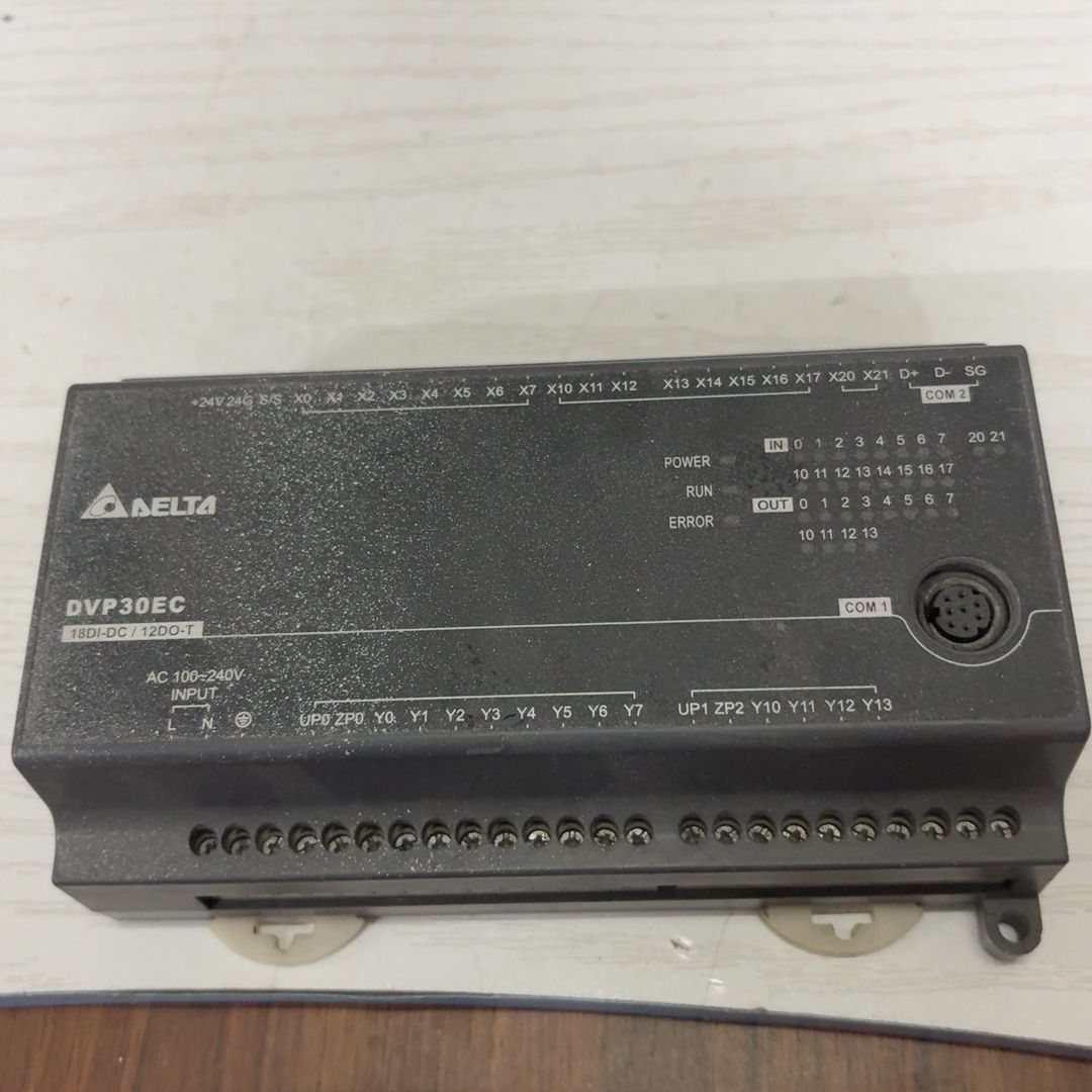 台达PLC DVP30EC00T3有1个 成色如图 包好 包