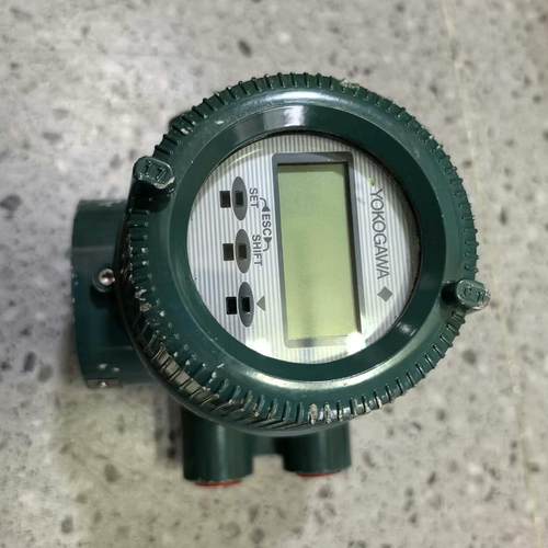 横河电磁流量计AXFA14C-D1-21  没有使用过的