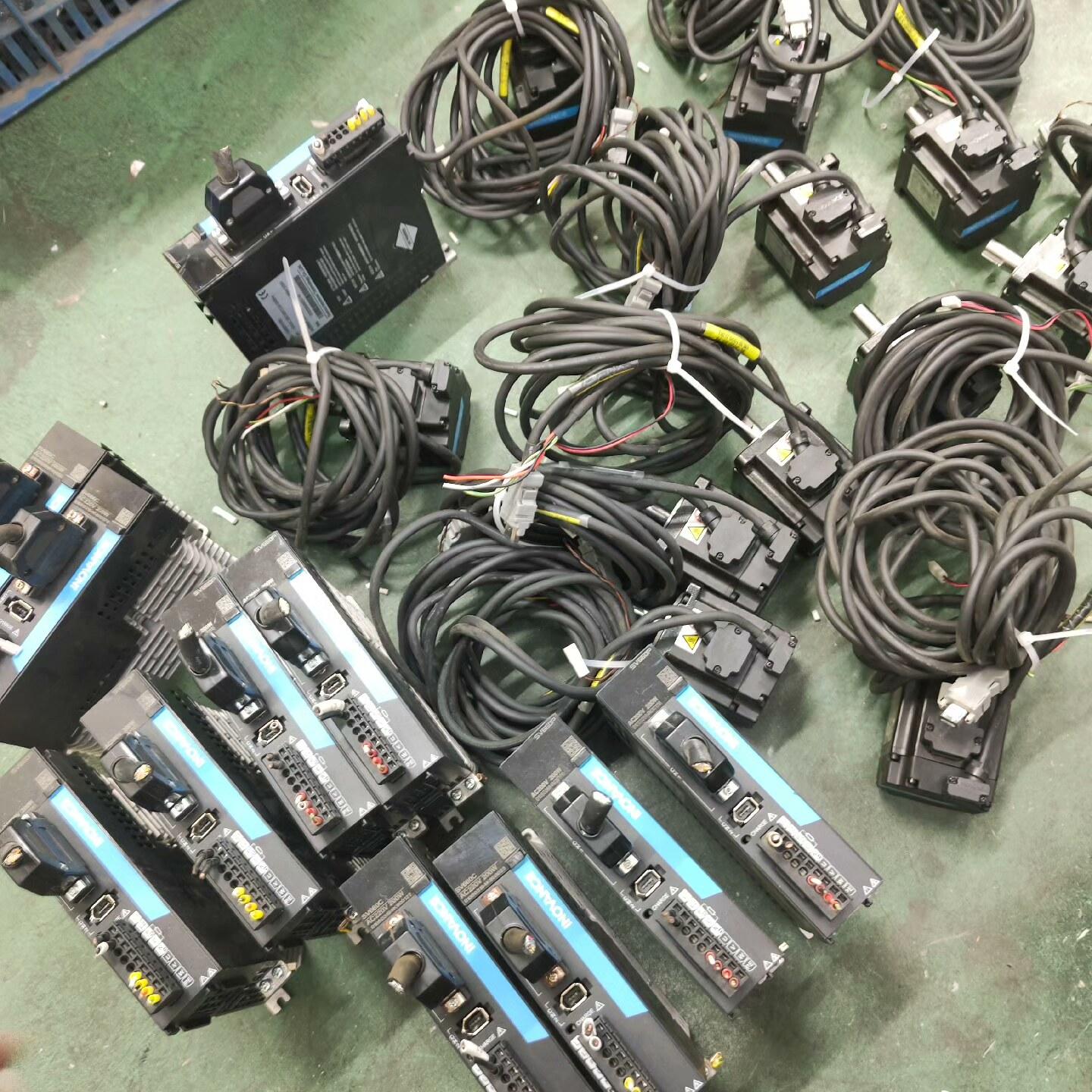 汇川660 200W伺服电机 驱动：SV660PS1R61