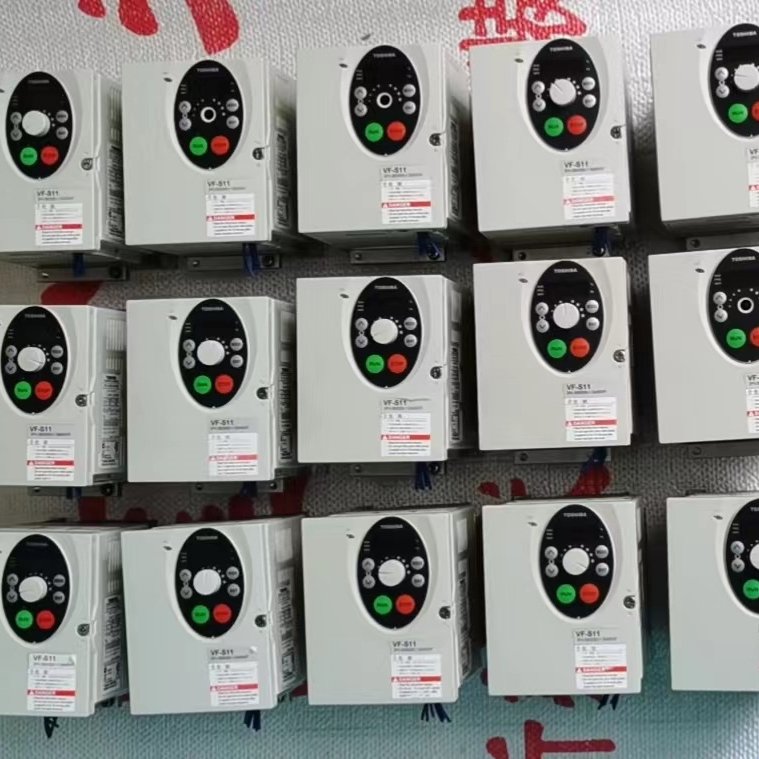 变频器VFS11 380V1.5KW15台 VFS11-