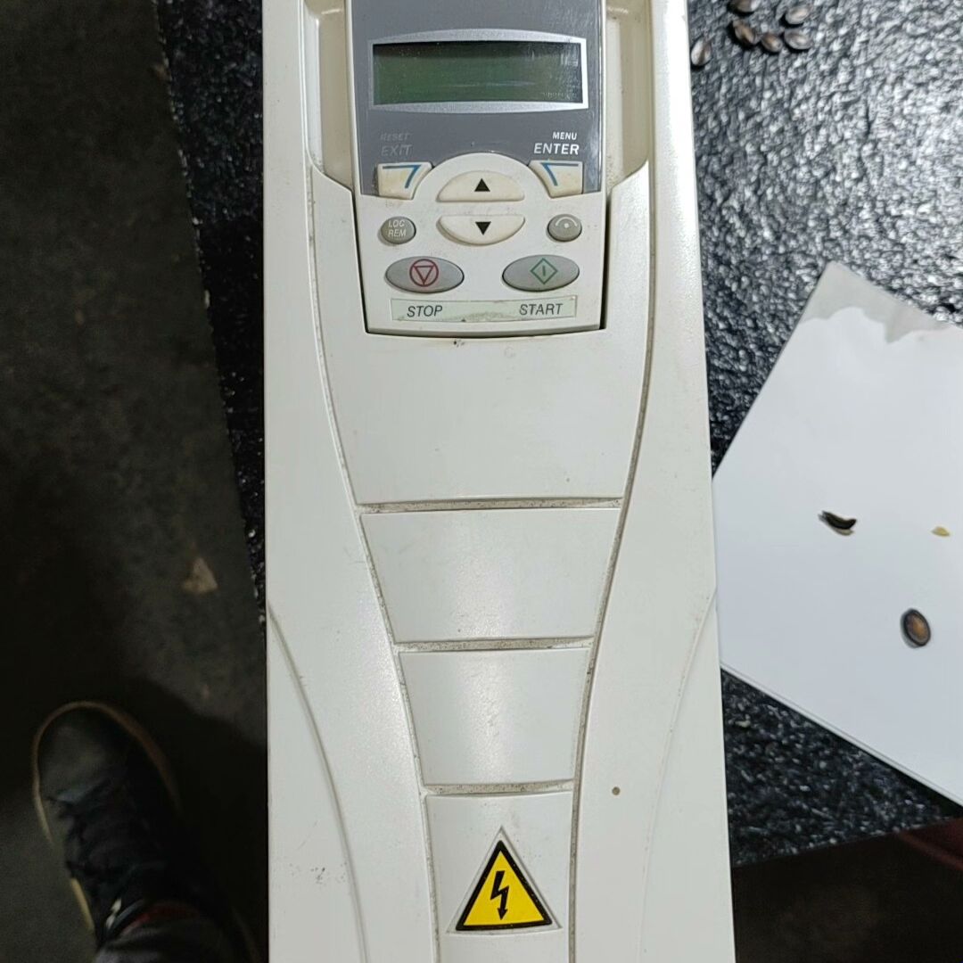 ACS510-01-05A6-4变频器2.2KW正常