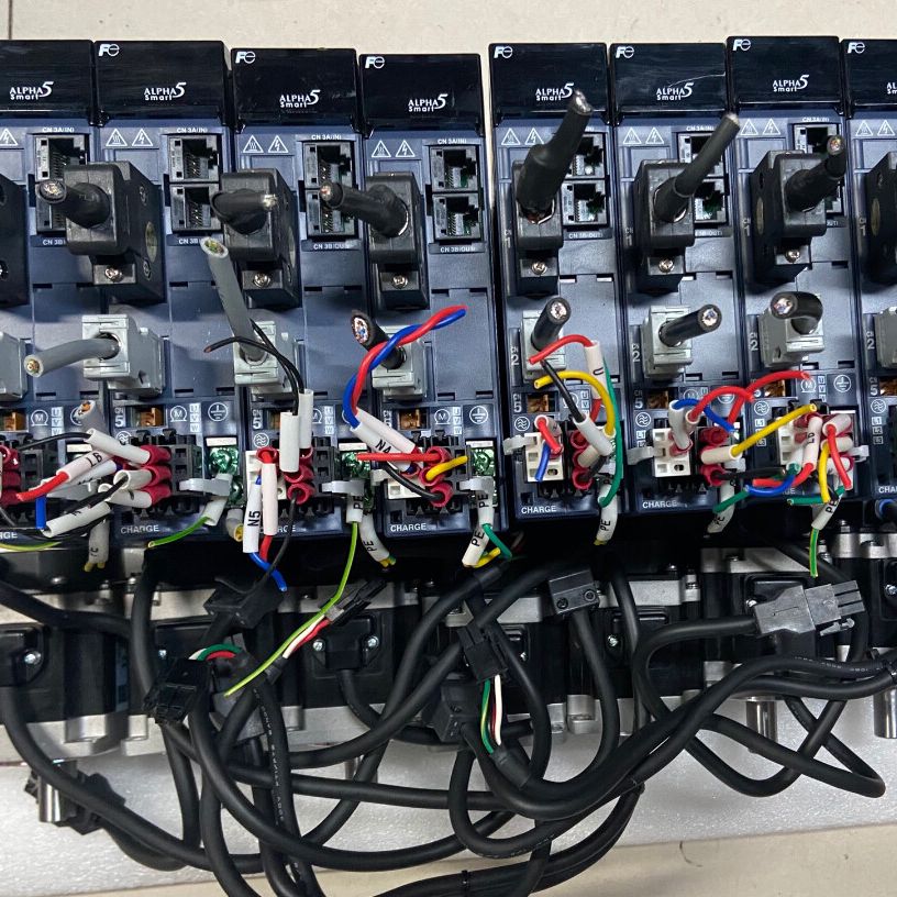 拆机伺服电机200W  RYH201F5-VV2+G