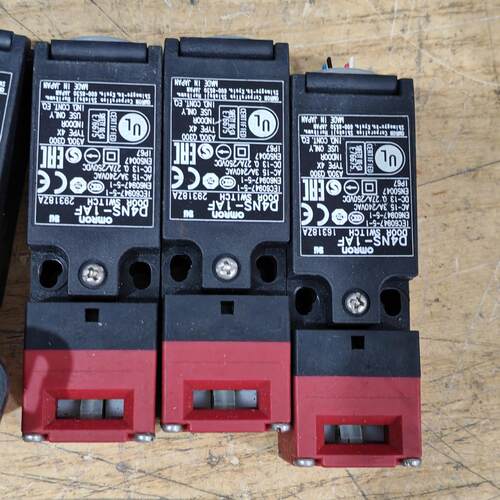 龙安全门开关 D4NS-1DF