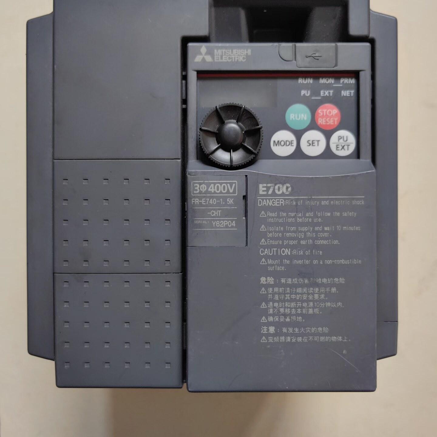 变频器FR-E740-1.5K-CHT 成色轻微使用痕迹