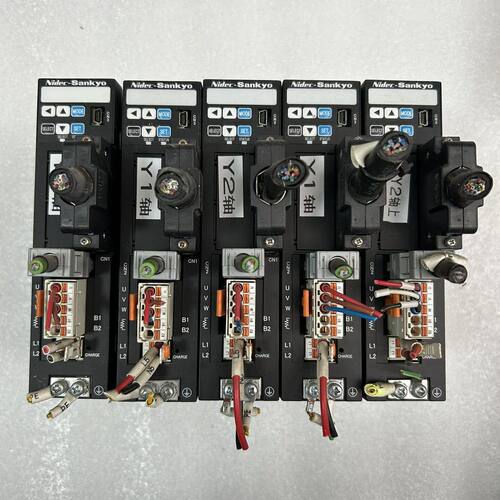 三协伺服驱动器 型号DA2Z121R2F 100W功率 成色