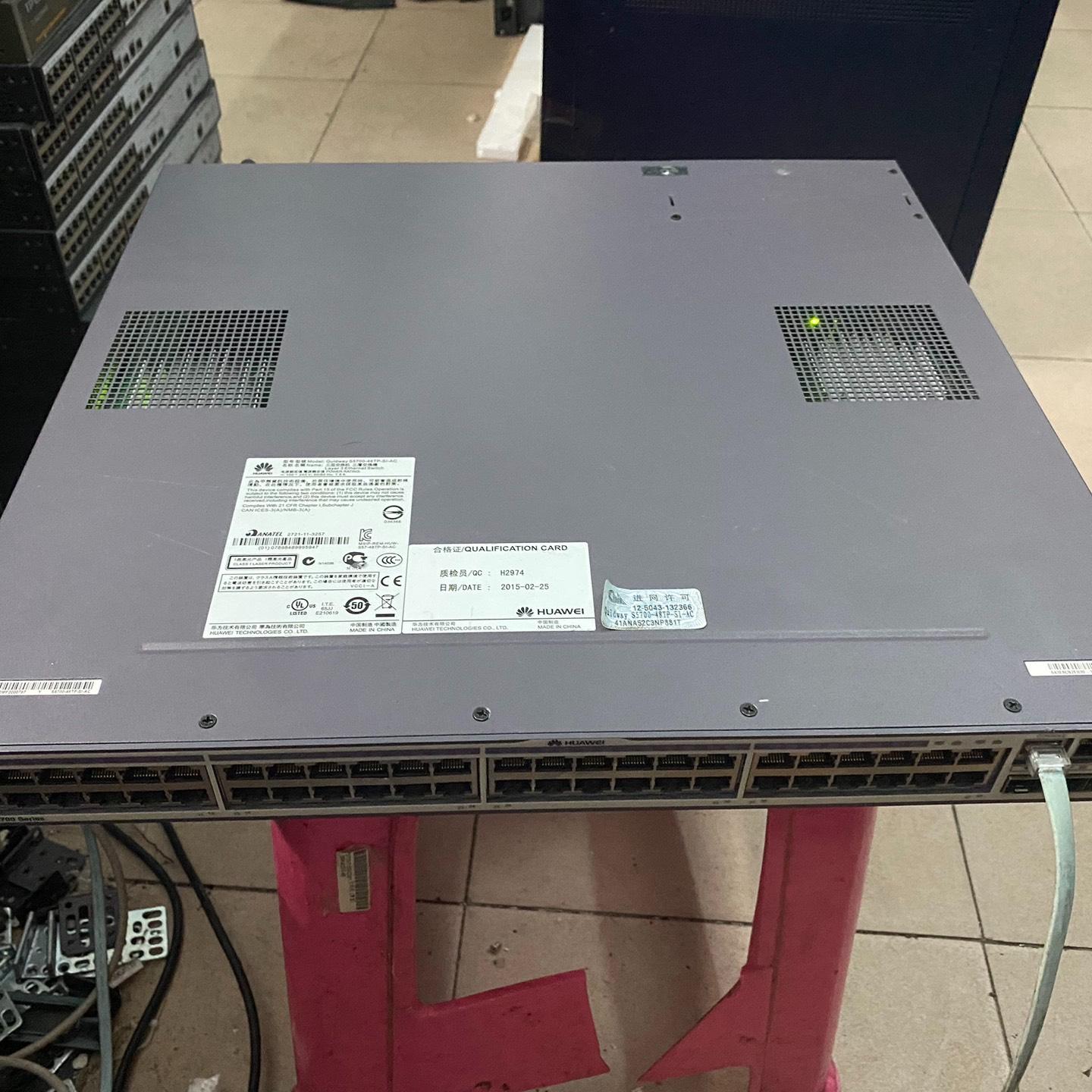 S5700-48TP-SI-AC  三层千兆以太网交换