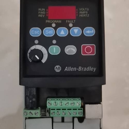 AB变频器22A-D4P0N104 1.5KW380V。实物