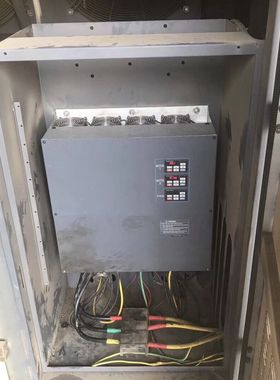 品牌型号 ：XLTP600T-75KY-4 变频器。双极永磁