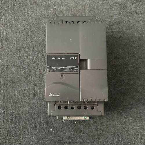 台达变频器 VFD055E43A 现货实拍 功能包好 实物图