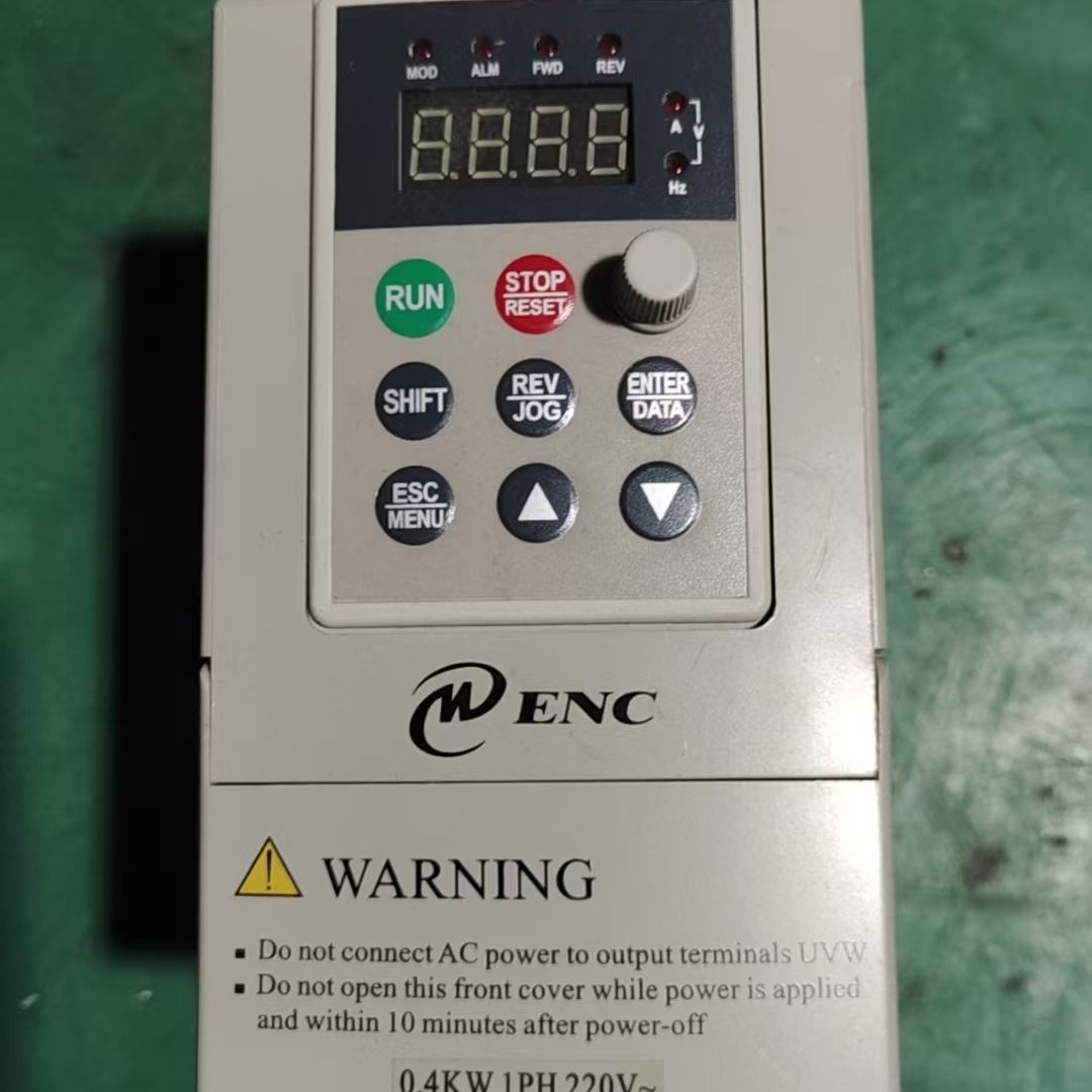 精品易能0.4kw变频器EDS800-2S0004 设备拆机