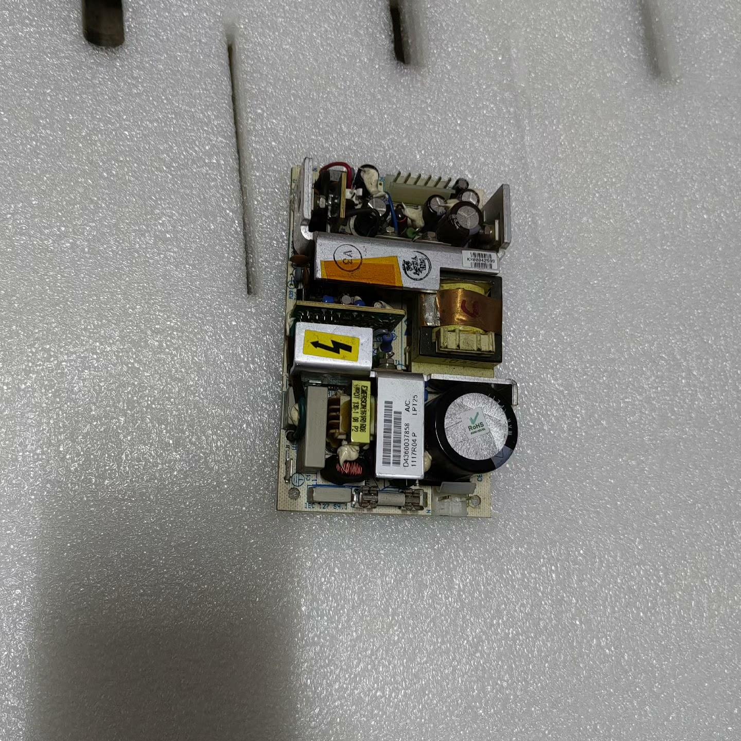 LPT25  LPT64三路输出电源 + 5V/4A