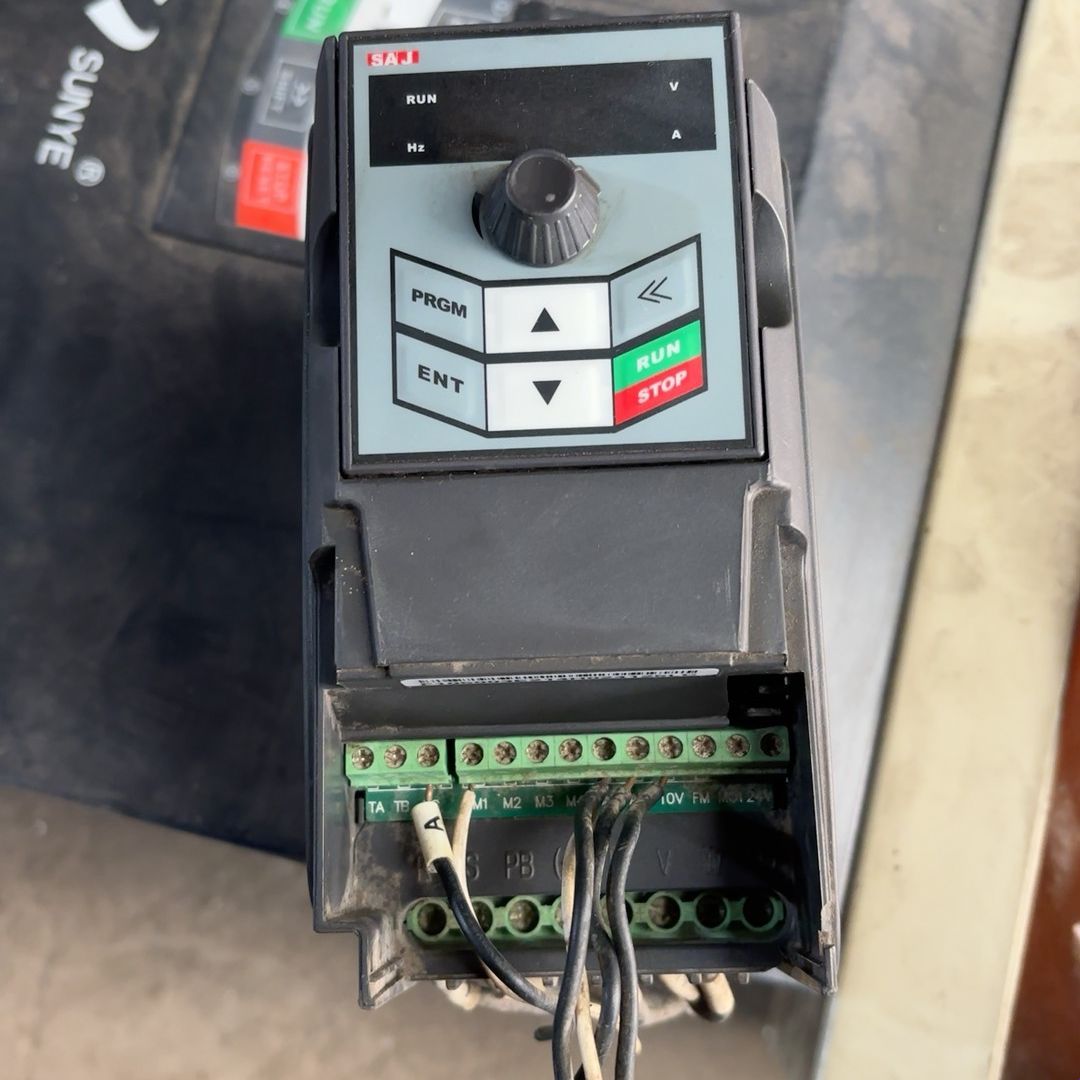 三晶变频器0.75kw220v三晶ATV13-2SR75GH