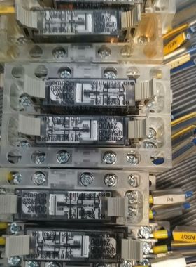 安全继电器 G7SA-2A2B DC24V带底座P7S