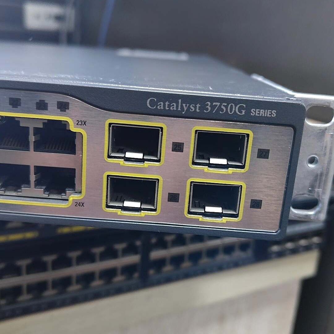 Cisco WS-C3750G-24TS-S1U 24口