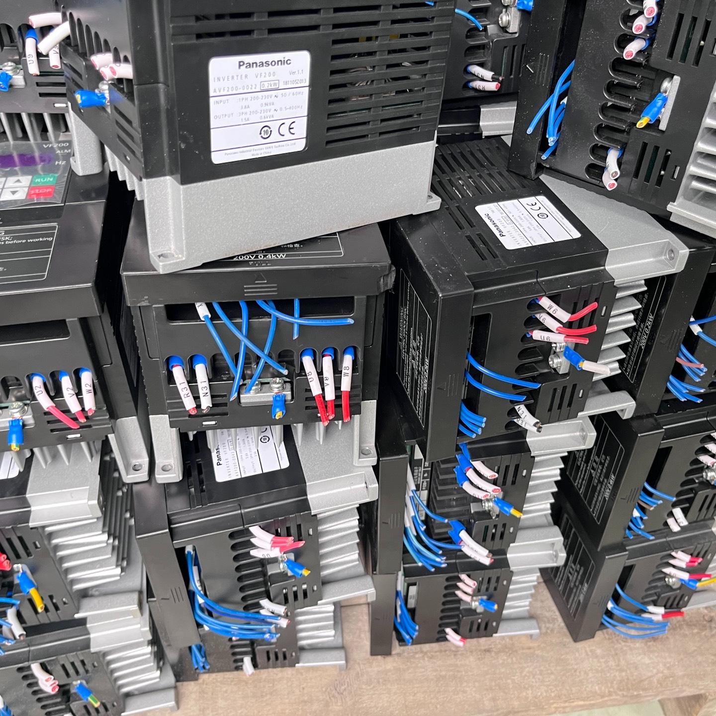 变频器AVF200-0022