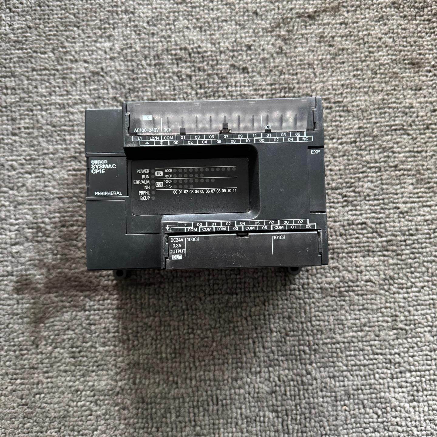 PLC控制器 型号CP1E-E30SDR-A 功能正常