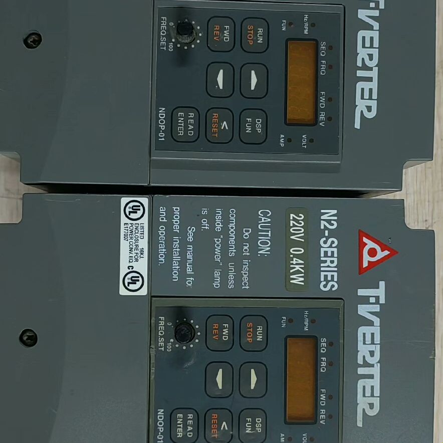 变频器 型号：N2-2P5-M 220V/0.4KW 二