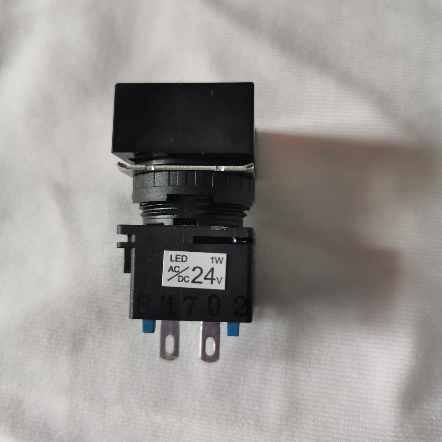 LB3P-1T04A  R Y A S PW带灯按钮自锁16