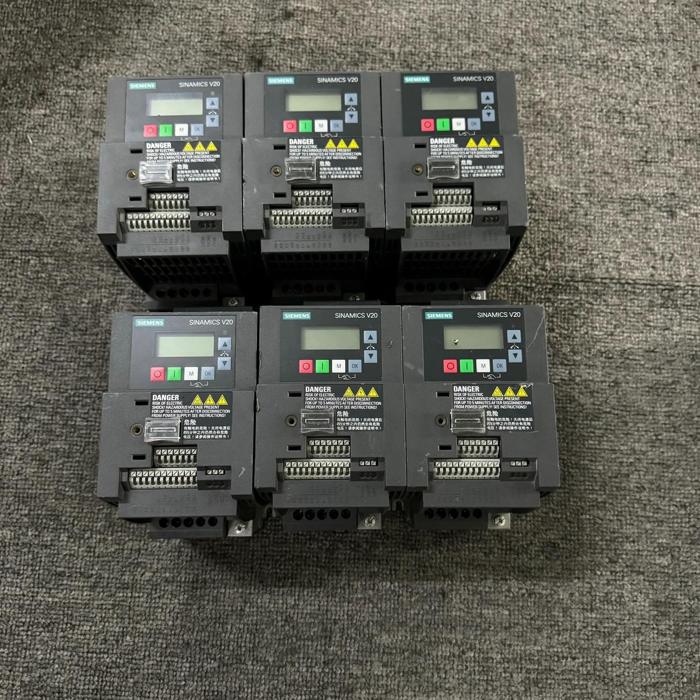 出变频器 型号是SINAMICS V20 6SL3