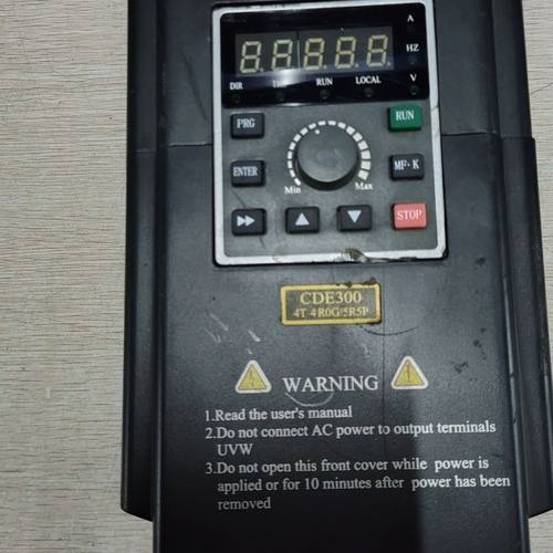 康元变频器CDE300-4T4R0G/5R5P   拆机