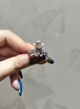 2025新品五角星款金发晶发丝钛钢托指环开口可调节戒指饰品