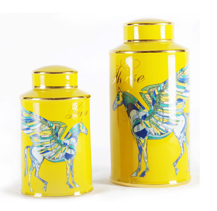 黄色陶瓷飞骑拉花瓶飞马罐子摆件 欧式客厅样板房创意现代装饰品