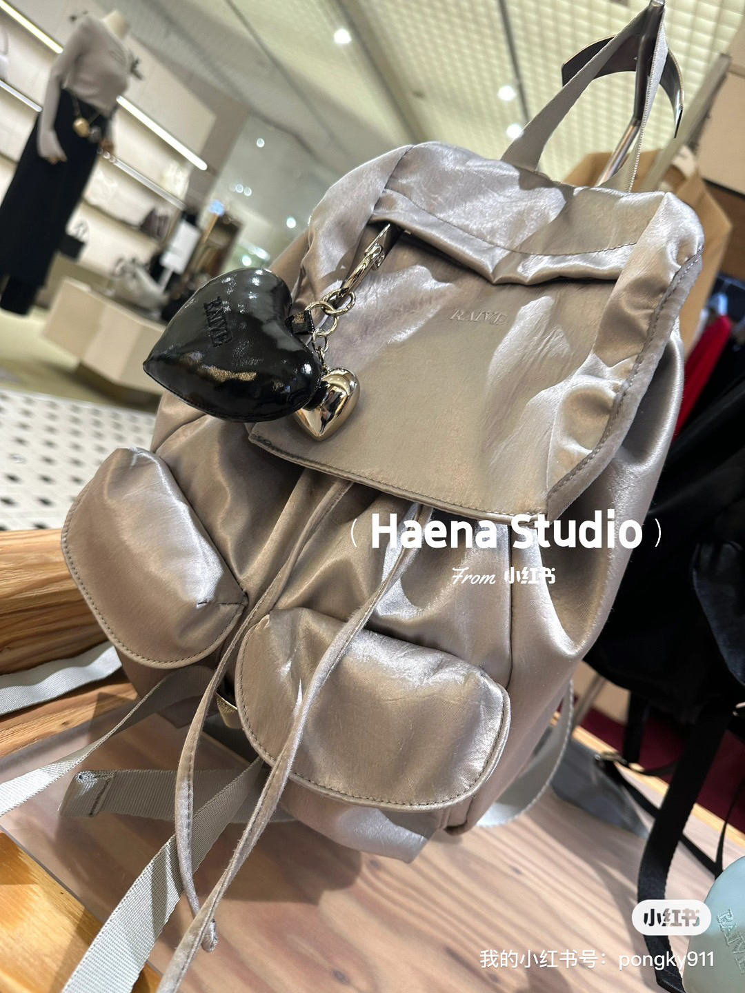 韩国直邮～raive新款双肩包～22*33*14～