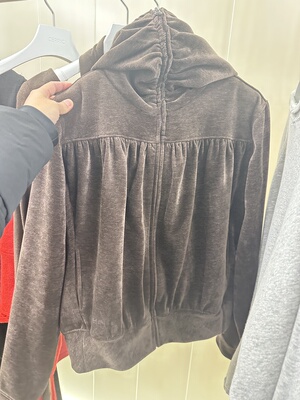 韩国直邮～CERRIC～拉链卫衣～长53.5胸52.5～