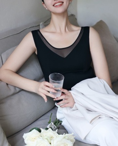 华歌*秋冬打底拼接背心自带Bra塑形紧脂一体式发热保暖背心 女士