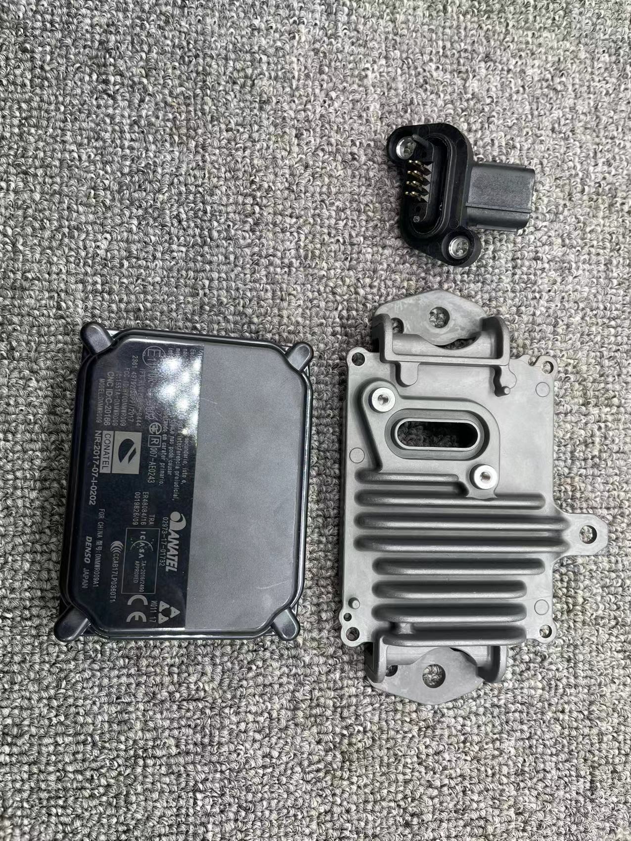 丰田毫米波支架巡航电脑插头