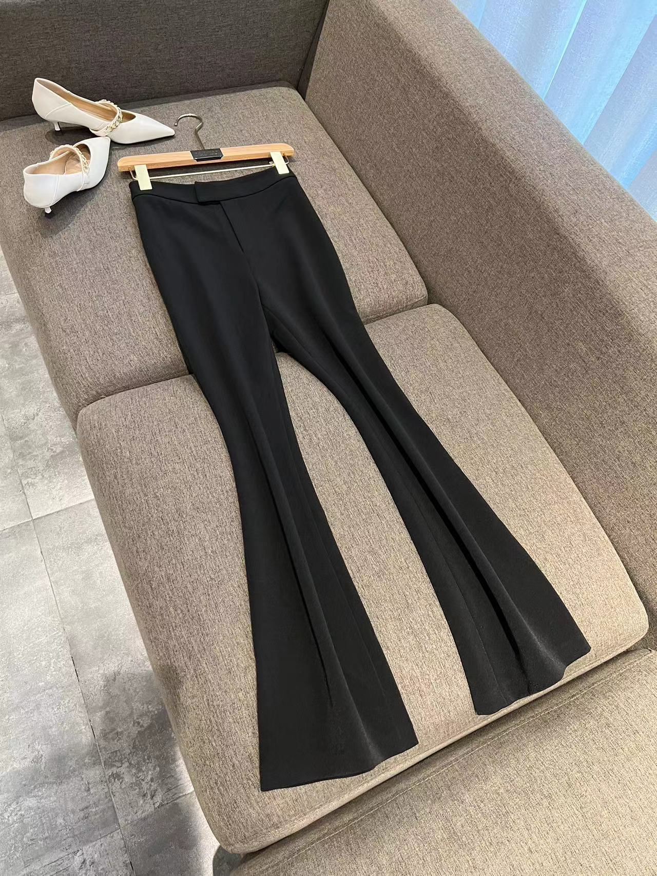 极简高级通勤高腰显瘦微喇西裤女