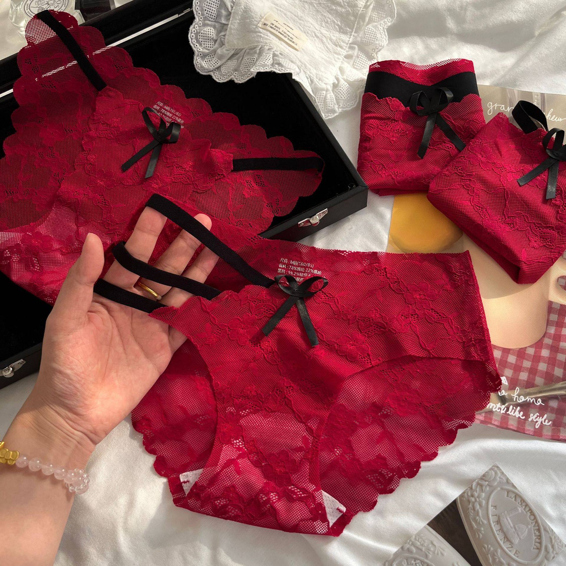 红韵蕾丝~新款性感镂空红色中腰无痕高叉内裤女纯欲本命年三角裤,女士内衣/男士内衣/家居服,女三角裤,淘宝优惠券,粉丝福利购,淘宝优惠卷