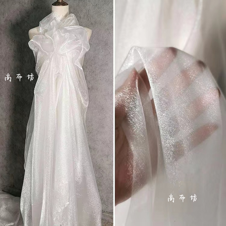 白色珠光闪光朦胧设计师布面料