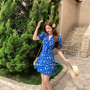DPLAY海边度假蓝色连衣裙女装2026年夏季新款减龄多巴胺裙子短裙