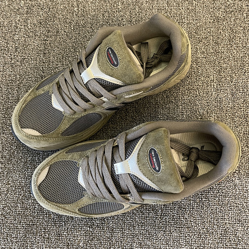 新款男鞋2002r透气运动鞋女鞋