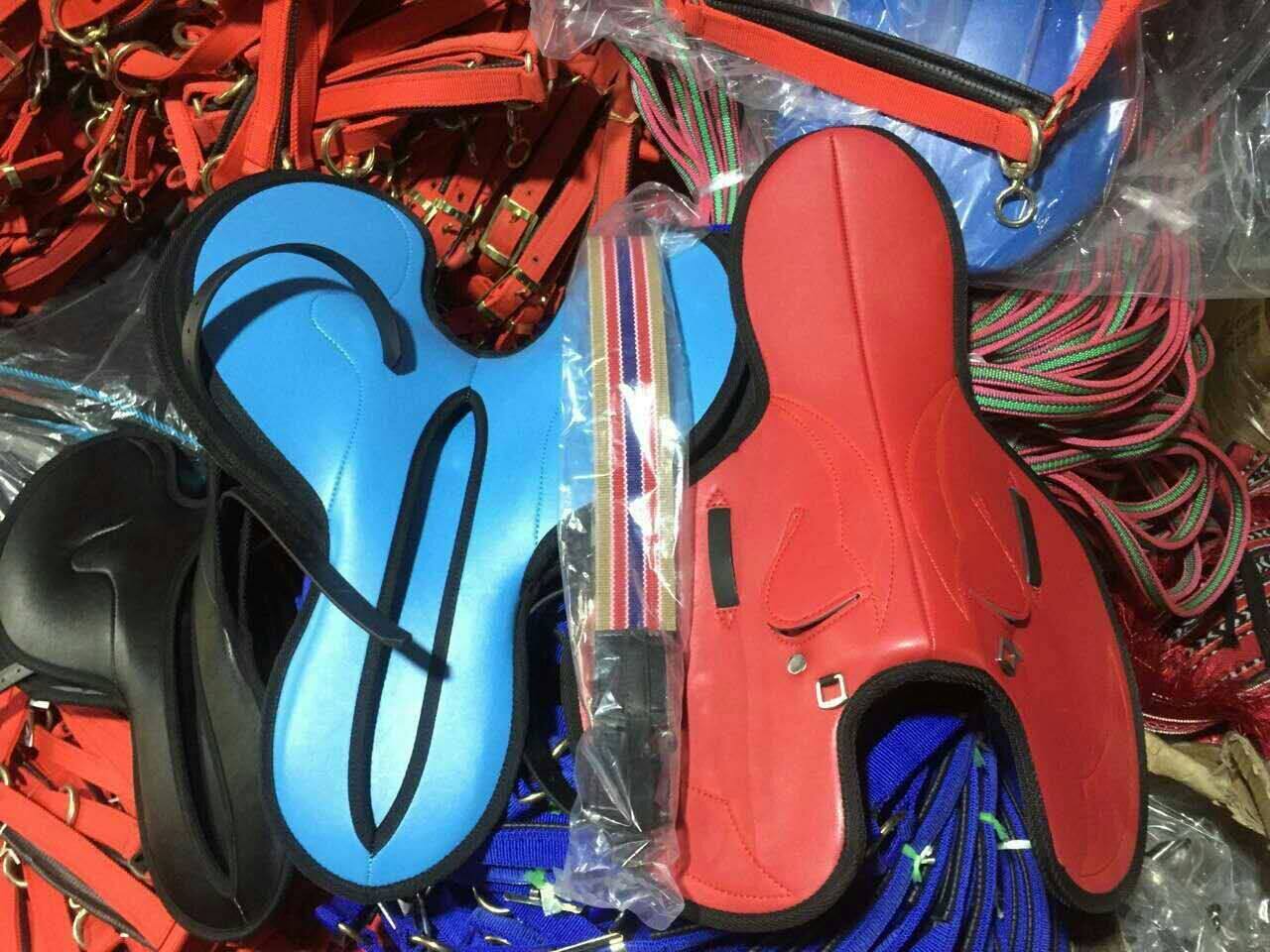 全套速度赛马鞍香港赛鞍加水勒 有前胸带和水勒! 配件全!红黄蓝黑