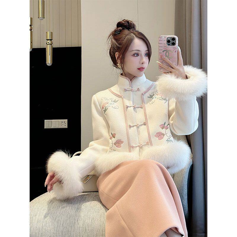 秋冬新款搭配一整套新中式国风白色盘扣毛呢外套小香风两件套装裙