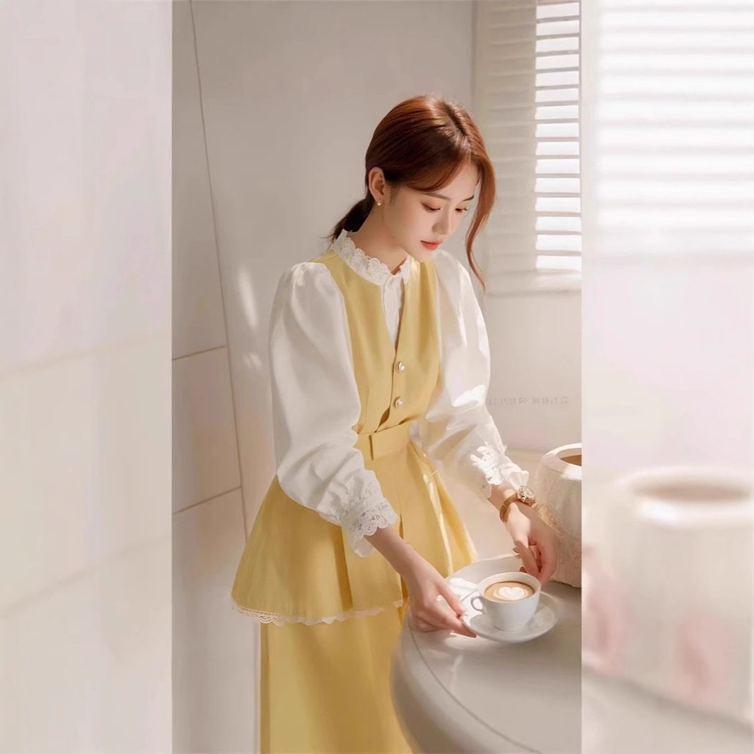 超好看独特漂亮黄色拼接衬衫早春穿搭蕾丝边小衫女装新款套装