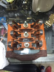 三组 3路玻璃钢碳刷总称 8*12 12.5*32 10*25玻璃钢碳刷架 压簧