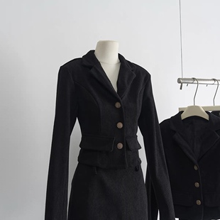 韩剧穿搭一整套短款 外套女秋冬季 包臀裙两件套 黑色西装 小香风套装