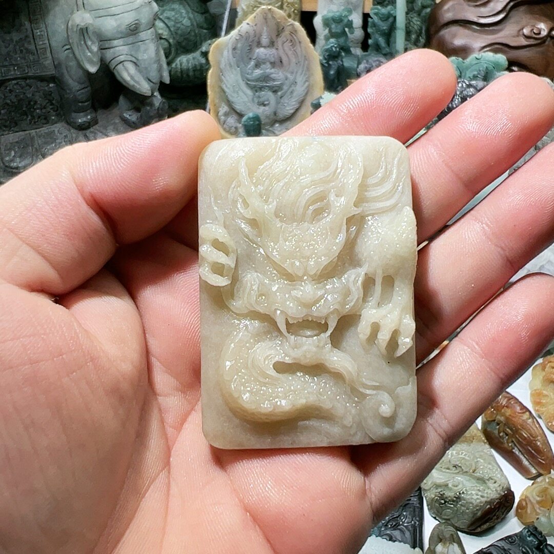 翡翠工厂清货龙牌缅甸翡翠