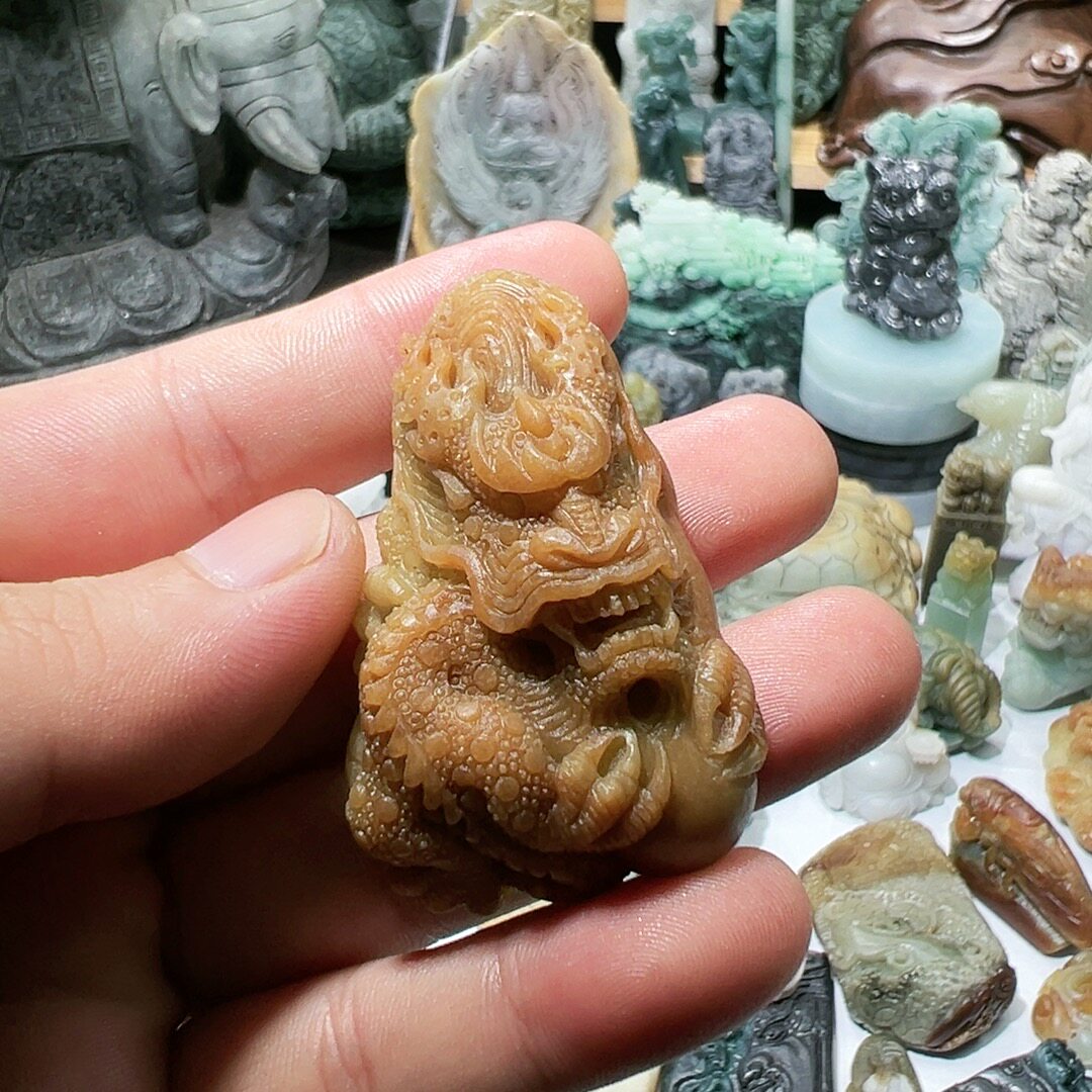 翡翠工厂清货龙牌缅甸翡翠