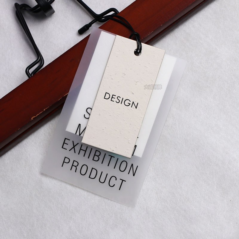 潮牌服装吊牌定制三件套现货特种纸塑料挂牌女装衣服标签吊牌定做