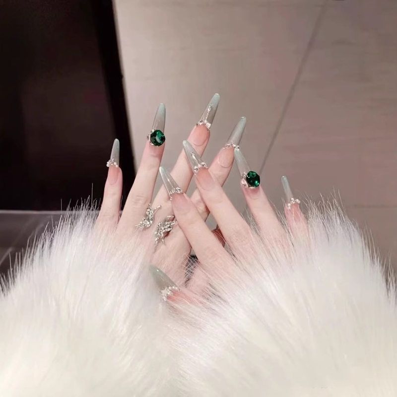 手工穿戴甲2025新款轻奢墨绿闪钻猫眼渐变甲片高级感纯欲显白美甲
