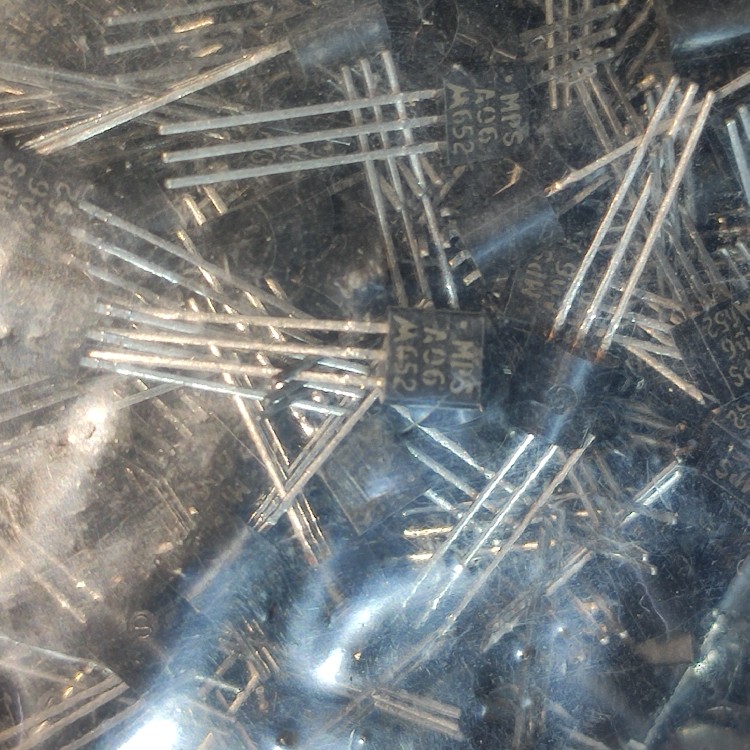 MPSA06老摩托罗拉音频配对三极管