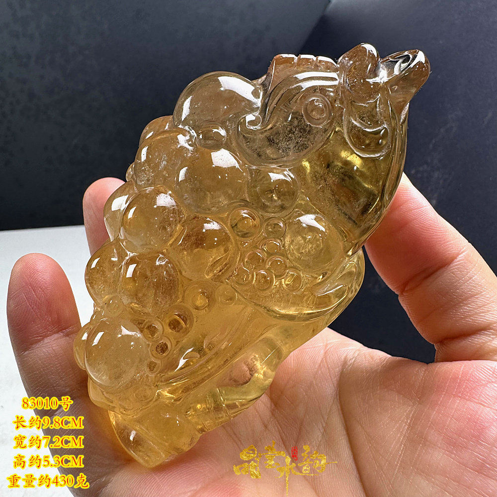 子母金蟾天然水晶原石雕刻图片