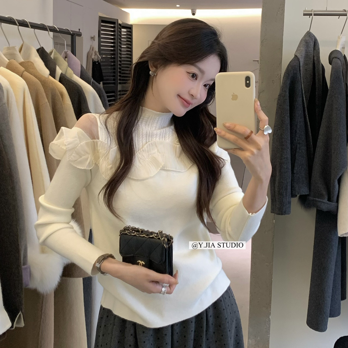 设计感荷叶边蕾丝拼接性感露肩小毛针织衫